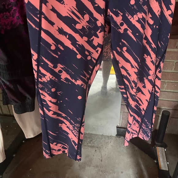 North Face Leggings Peach and Blue 3/4 Length - Picture 6 of 13